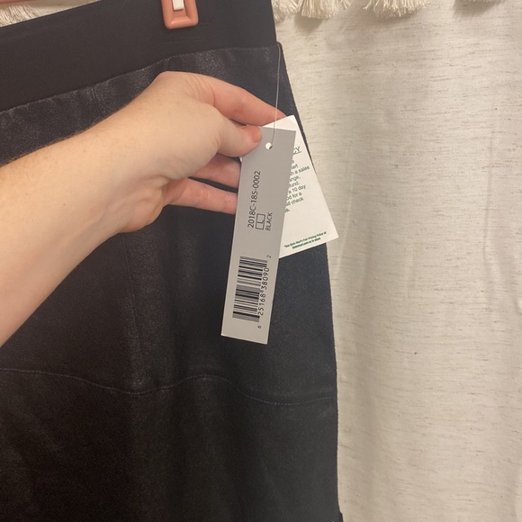 Black fringe skirt size large asymmetrical - Picture 3 of 6